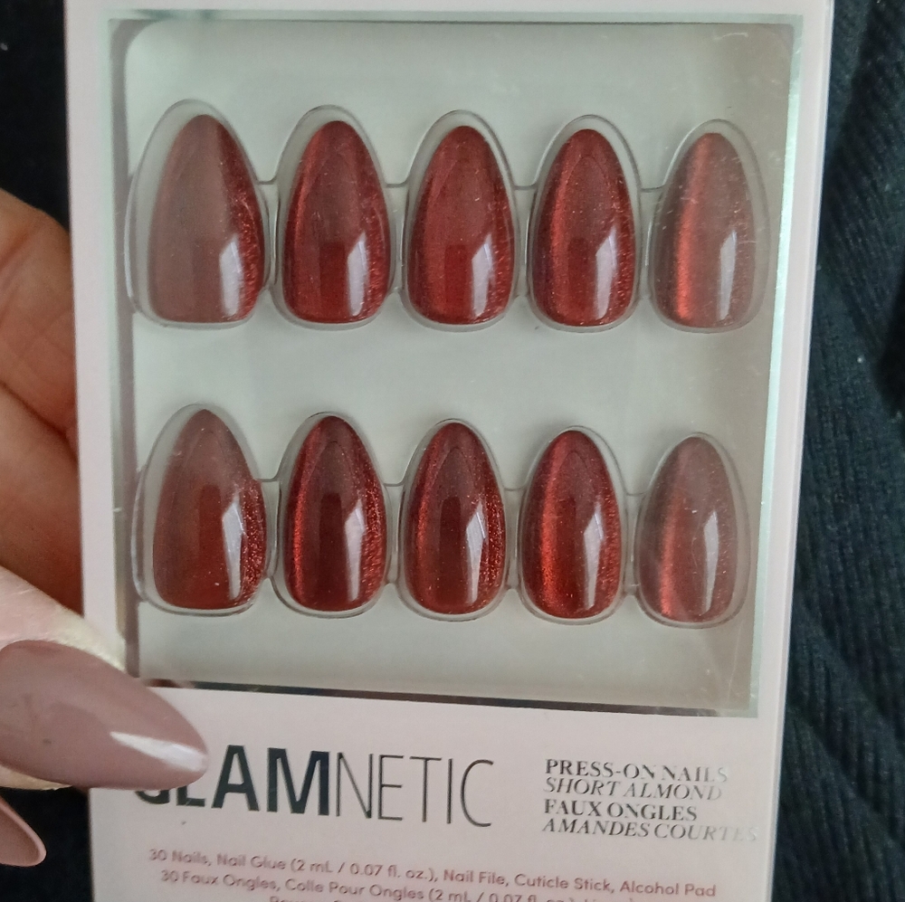 Glamnetic Cat Eye Press On Nails ~ Ruby Slippers ~ Red Short Almond